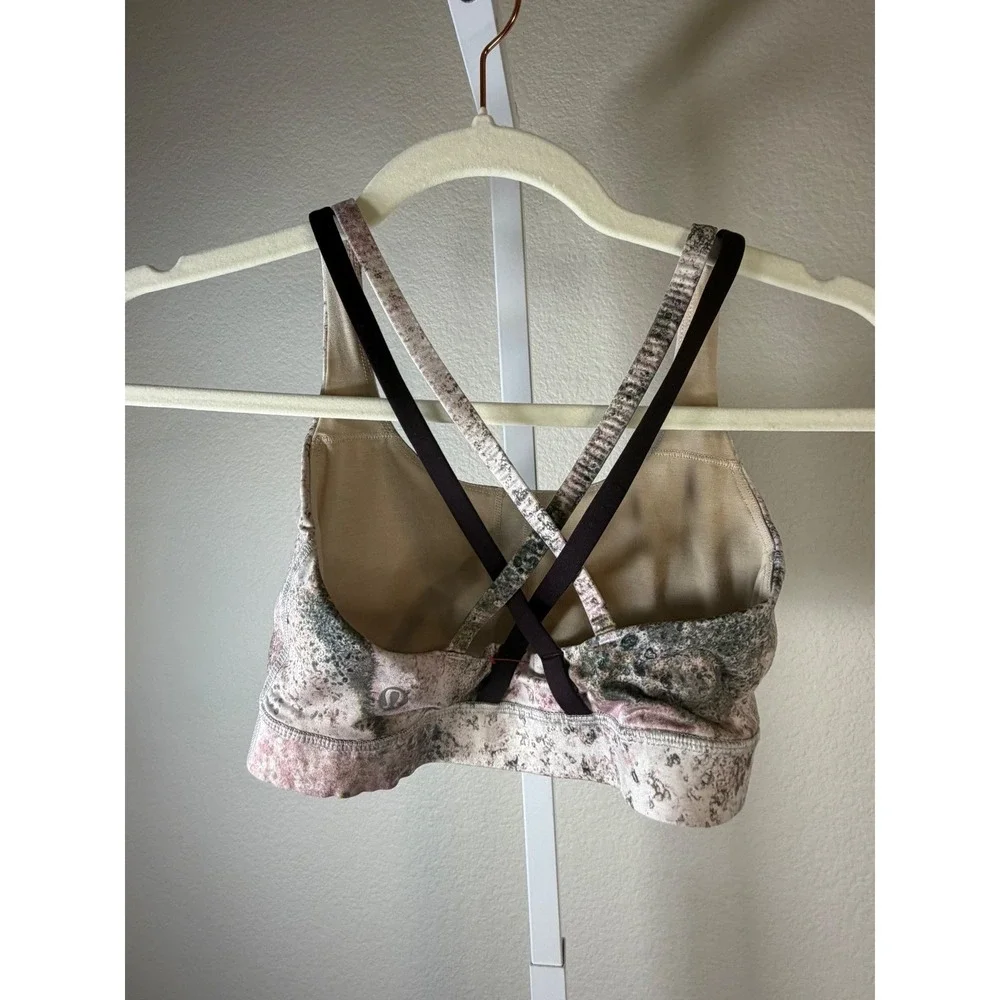 Lululemon Energy Bra Multi Color Abstract Marble Strappy Back Sports Bra Size 4